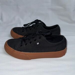 DC Kids youth Black Canvas Sneakers size 2.5